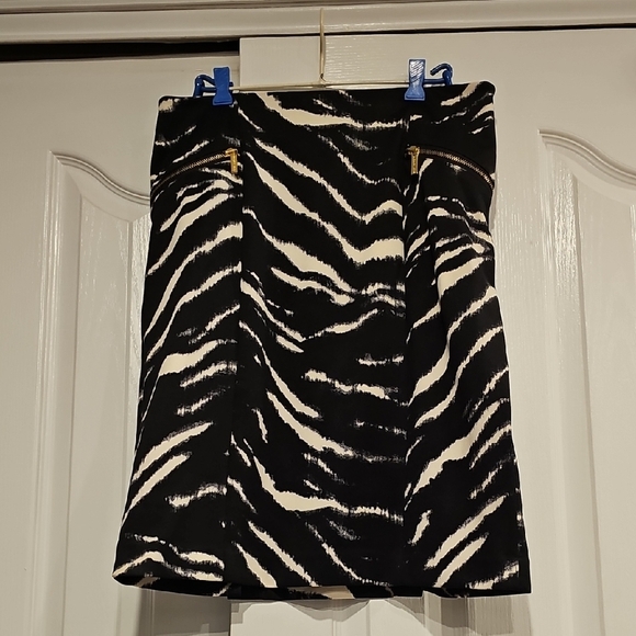 Michael Kors Zebra A-line Zipper Pocket Knee Length Skirt Sz 10 MSRP $80 - Picture 1 of 10